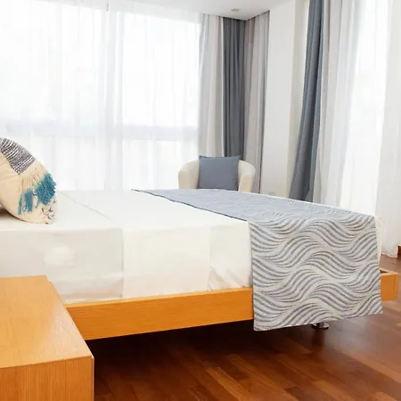 ヴィラ Touch Blue Residences