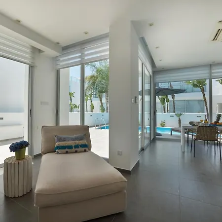 וילה Touch Blue Residences *
